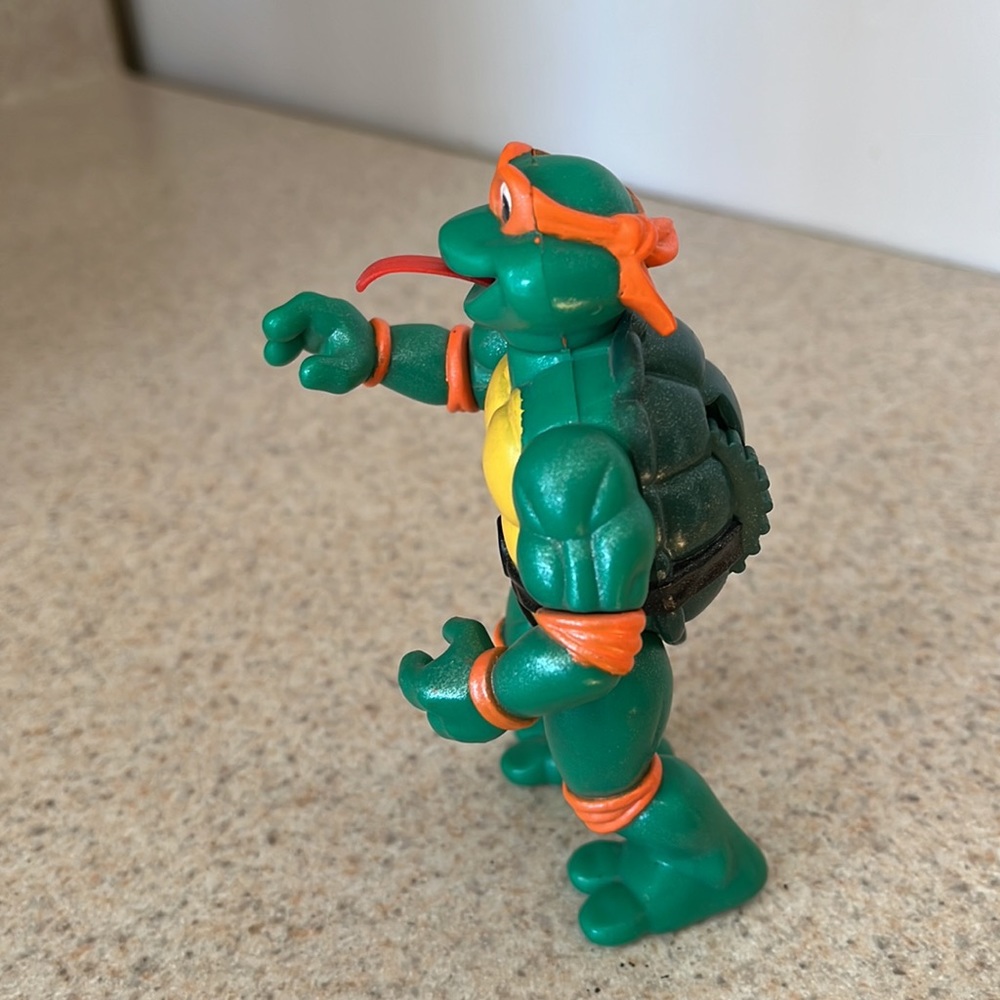 Playmates action figure, TMNT, Michelangelo, 4”T, from the 90’s - Picture 3 of 5